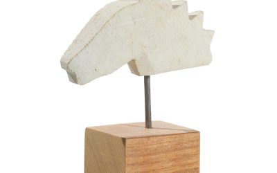 « Cheval 180906 », calcaire de Paussac sur socle bois, tige métallique
